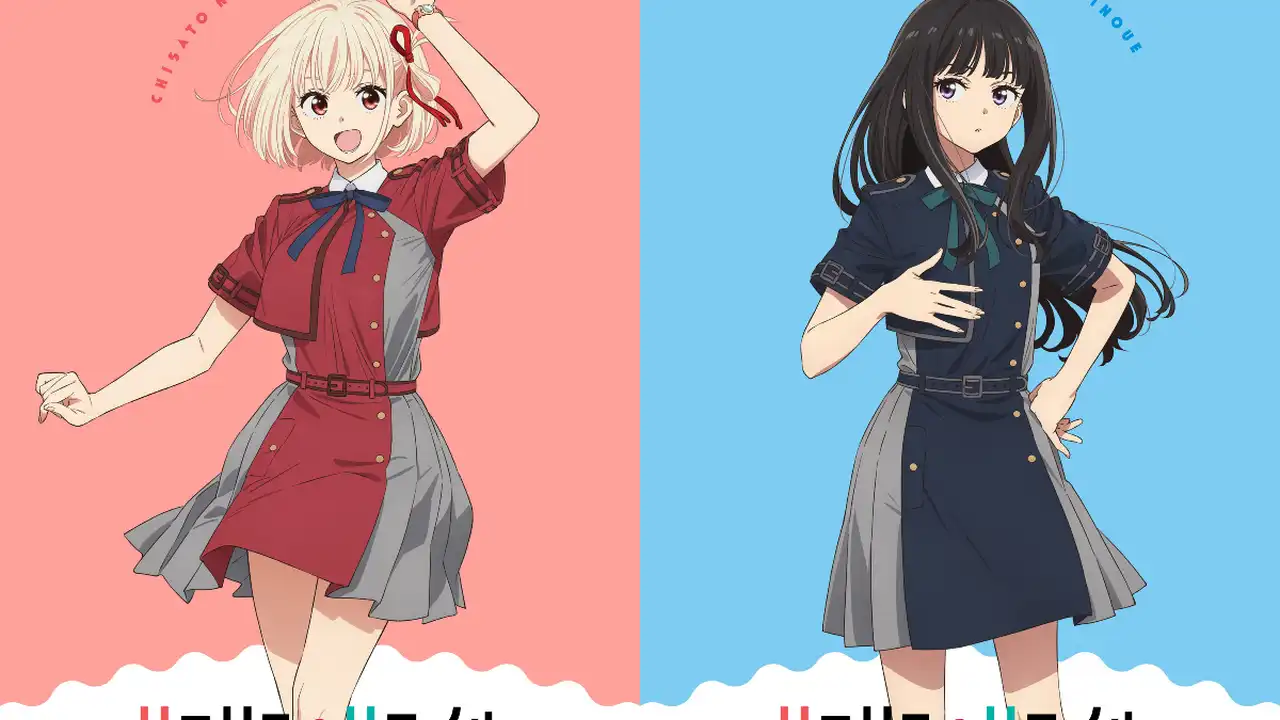 Ilustração promocional de Chisato e Takina, protagonistas de Lycoris Recoil, vestindo uniformes de verão da Direct Attack.