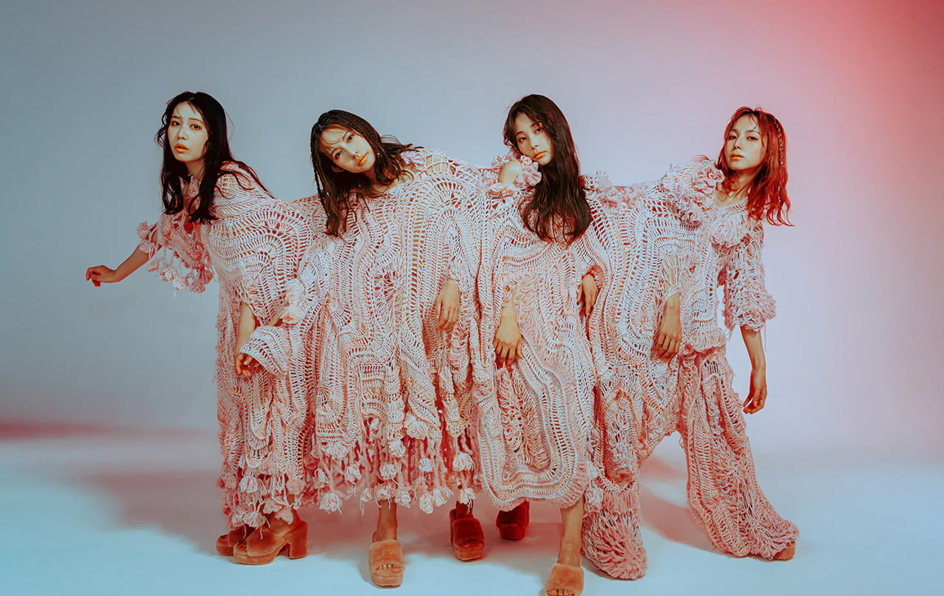 SCANDAL, quarteto japonês formado por Haruna Ono, Mami Sasazaki, Tomomi Ogawa e Rina Suzuki